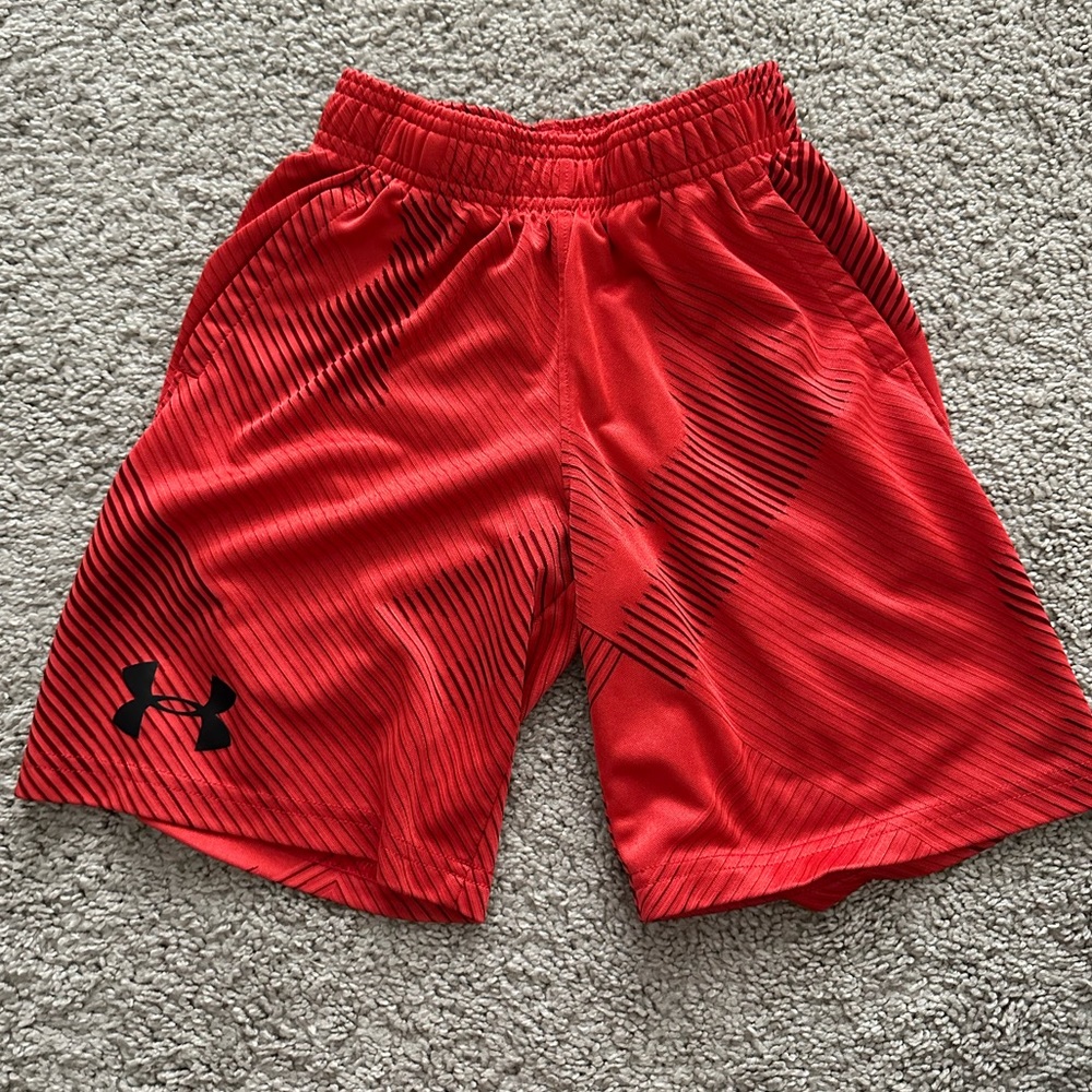 Under Armour Boys Shorts YXS-Red